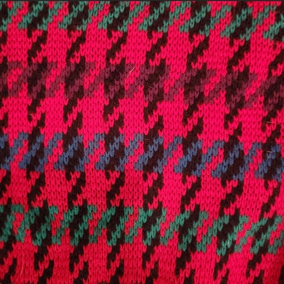 Collared Red Sweater - Picture 4 of 4